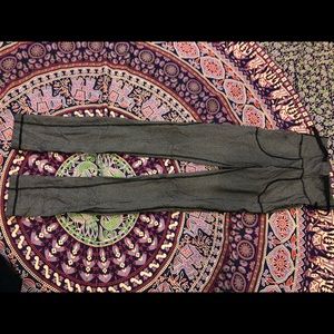 Lululemon gray pants with pockets!